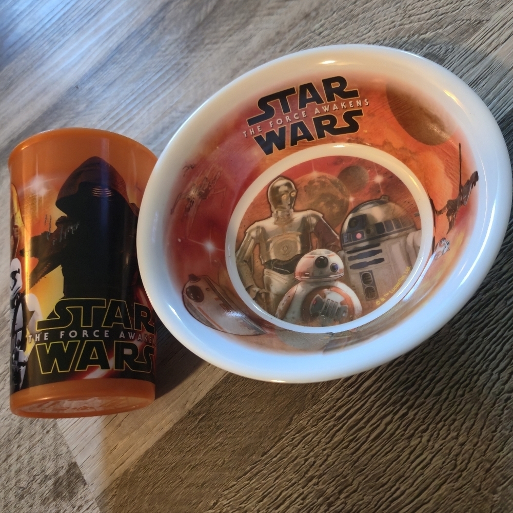Star Wars Force Awakens Kids Trudeau Dinnerware Set Bowl & Cup R2D2 BB-8 Kylo